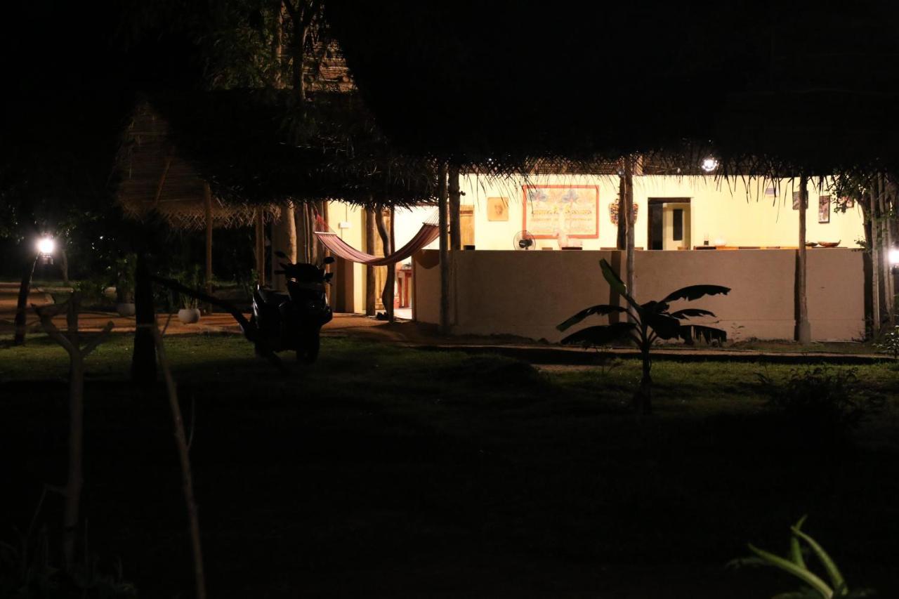 Nirvaan Safari Lodge Wilpattu Nationalpark Exterior foto